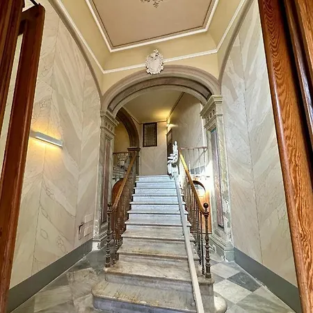 Piazza Carlo Alberto 3* קליארי