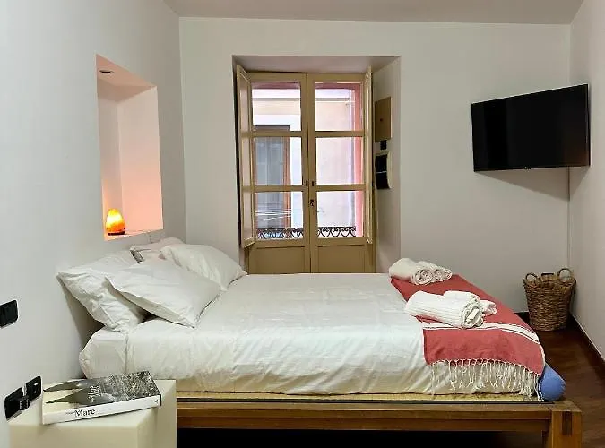 Piazza Carlo Alberto 3* Cagliari